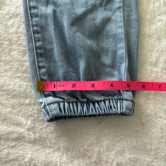Paige Pleated Mayslie Double Button Jogger Jeans, size 27 - Picture 16 of 16